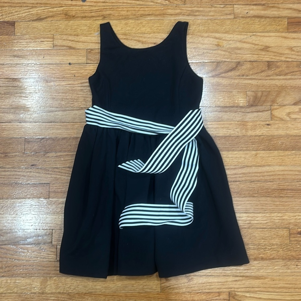 Beautiful dress for girls.